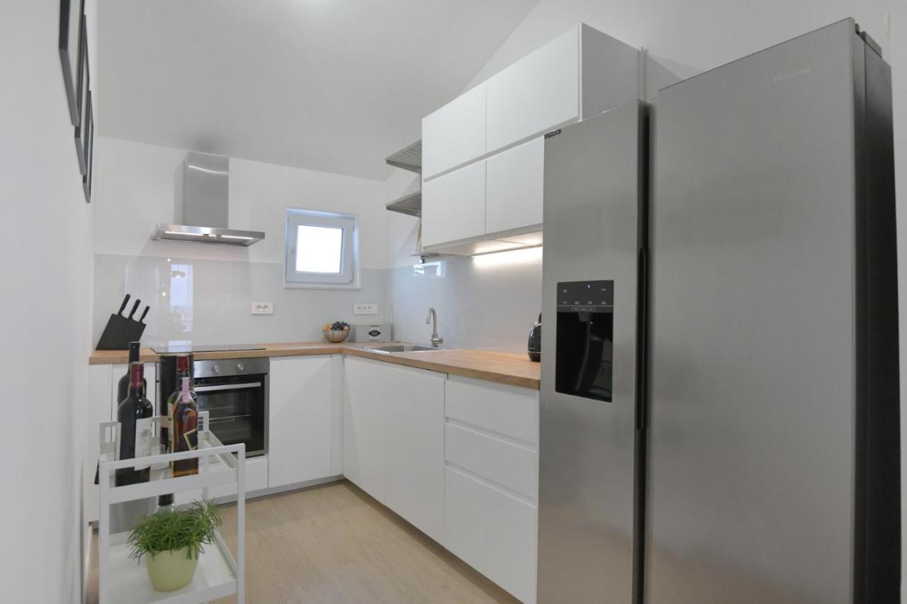 Residence Family Plazina - Place 1 & 2 ペトルチャネ エクステリア 写真